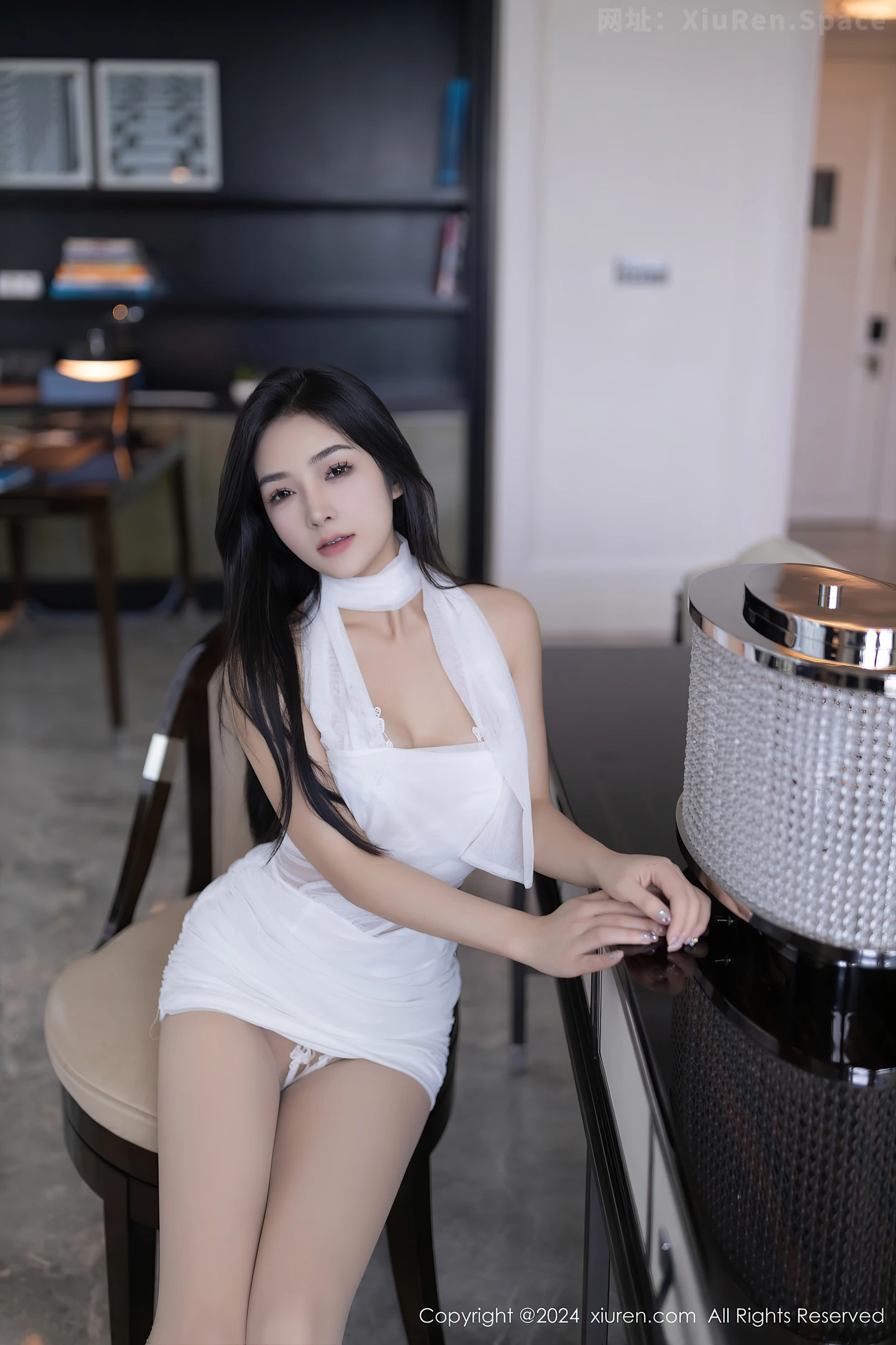 图片[6]-[XiuRen秀人网]VOL.8875 模特谭小灵性感白色连衣短裙配超薄肉丝秀丰腴身材惹火诱惑写真79P-秀人网官方网站